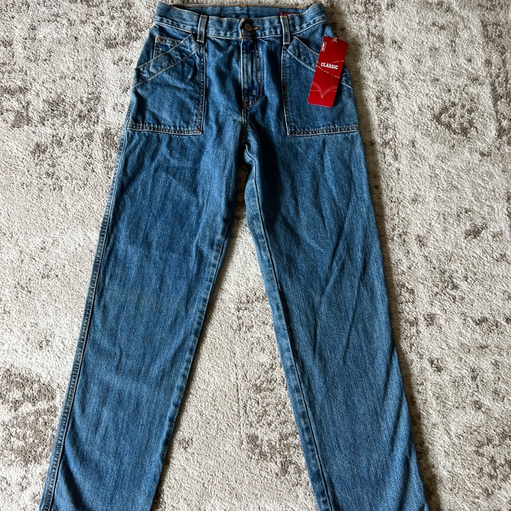 Vintage womens classic Levi’s straight leg denim pants